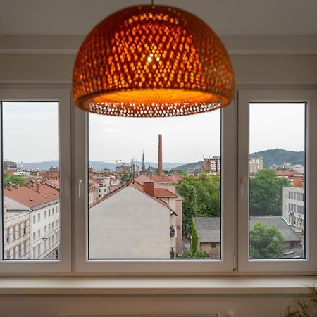 Elegant Tour As Studio Gilly With Open Views And A Balcony In The Center Любляна Екстериор снимка