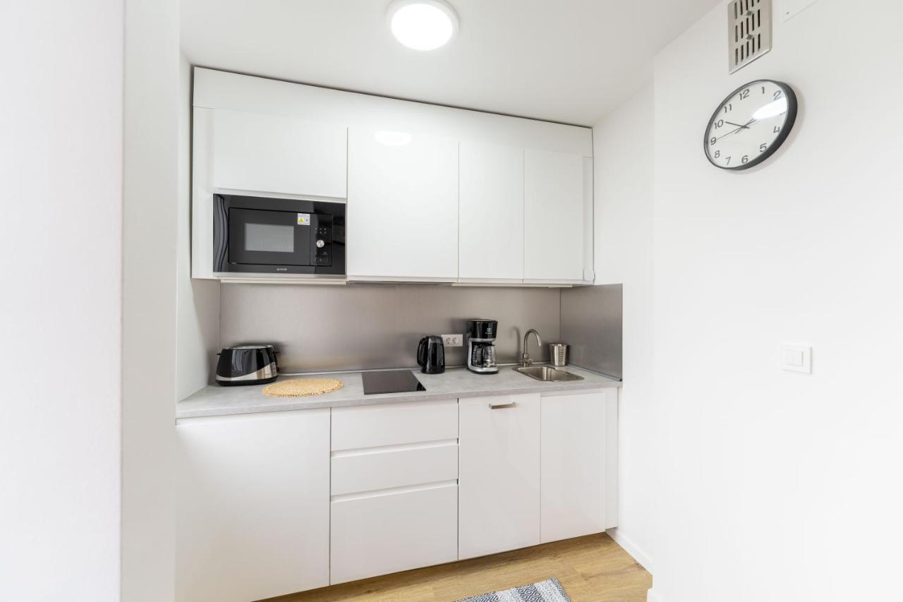 Elegant Tour As Studio Gilly With Open Views And A Balcony In The Center Любляна Екстериор снимка